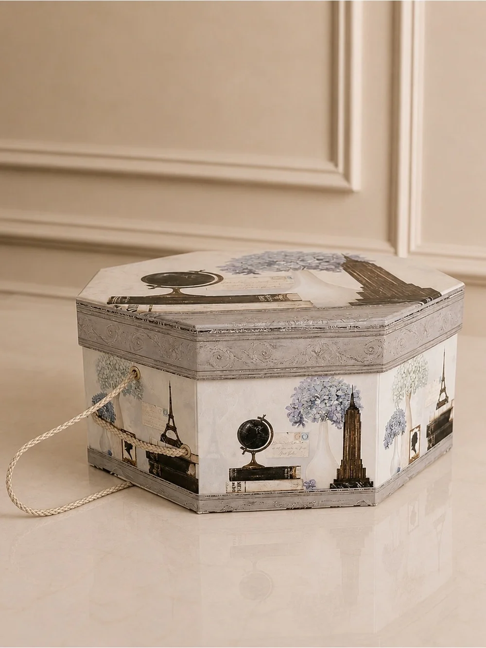 Vintage Hat Storage Box - Picture 2 of 3